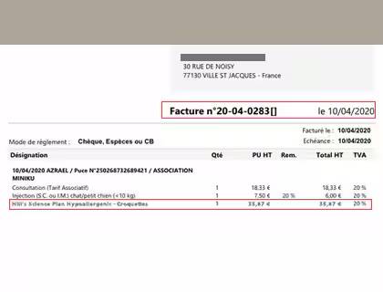 chien mangeant un aliment Hill’s dans une gamelle